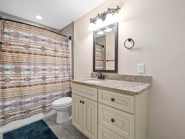 1515 Hereford Blvd — Photo 9