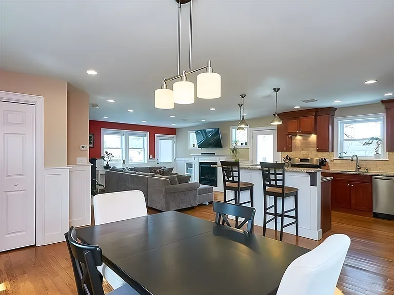 2 Michael St — Photo 8