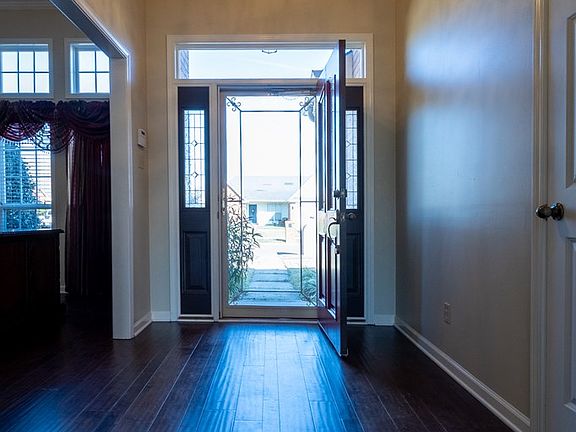 3rd image of 1504 Ashwood Dr