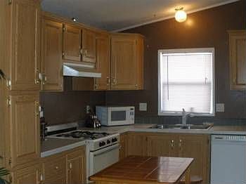 2nd image of 10701 Cedar Ave Space 210
