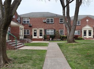 211-07 73rd Ave #349, Oakland Gardens, NY 11364