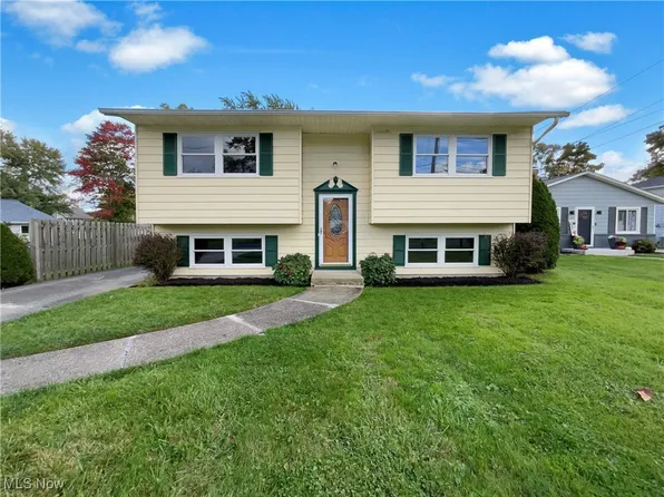 905 Lloyd Ave, Aurora, OH 44202