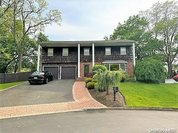 3 Samuel Court, Syosset, NY 11791