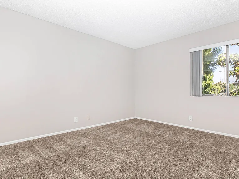 Sierra Vista — Photo 35