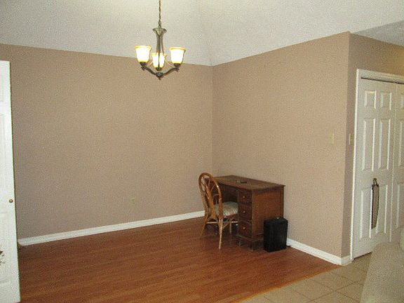 4th image of 109 Trailwood Dr