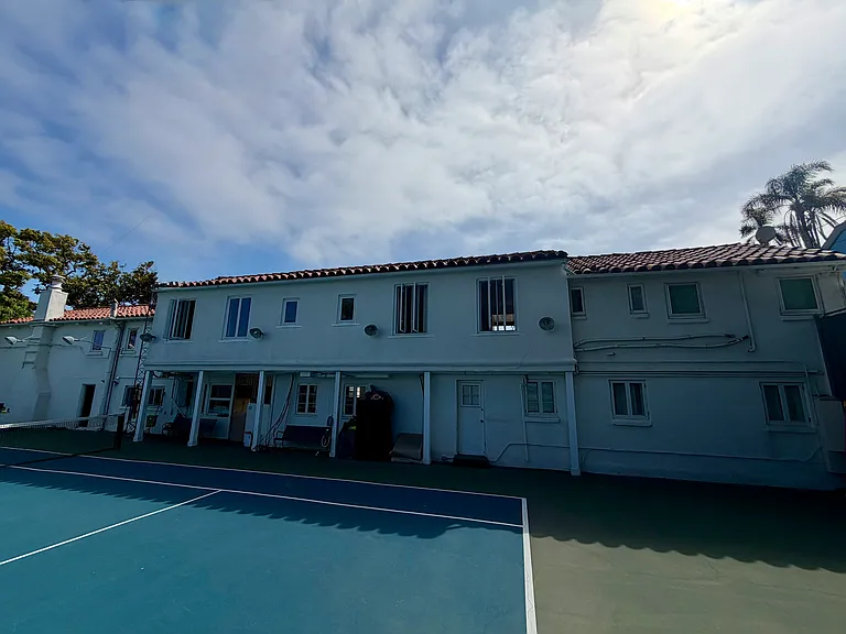311 Amalfi Dr — Photo 5