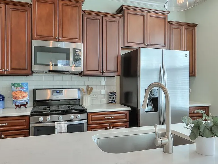7205 Lowery Oak Dr — Photo 14