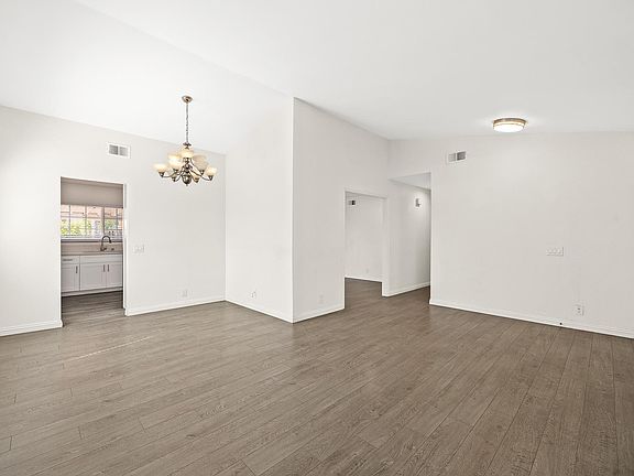 4th image of 1902 S Vine Ave