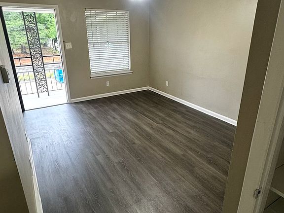 4th image of 2201 Scott St APT 8