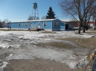 114 E 2nd St, Argyle, MN 56713