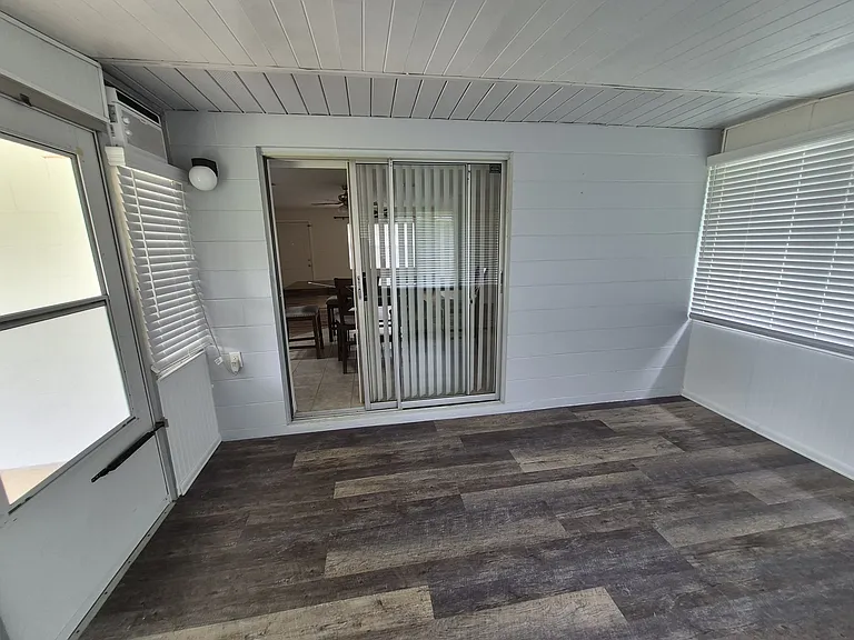 2956 Carriage Dr — Photo 10