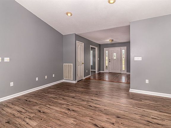 4th image of 4963 Cotton Wood Ln
