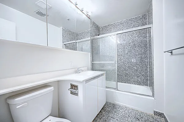 Rented by Urbane Brokerage | media 13