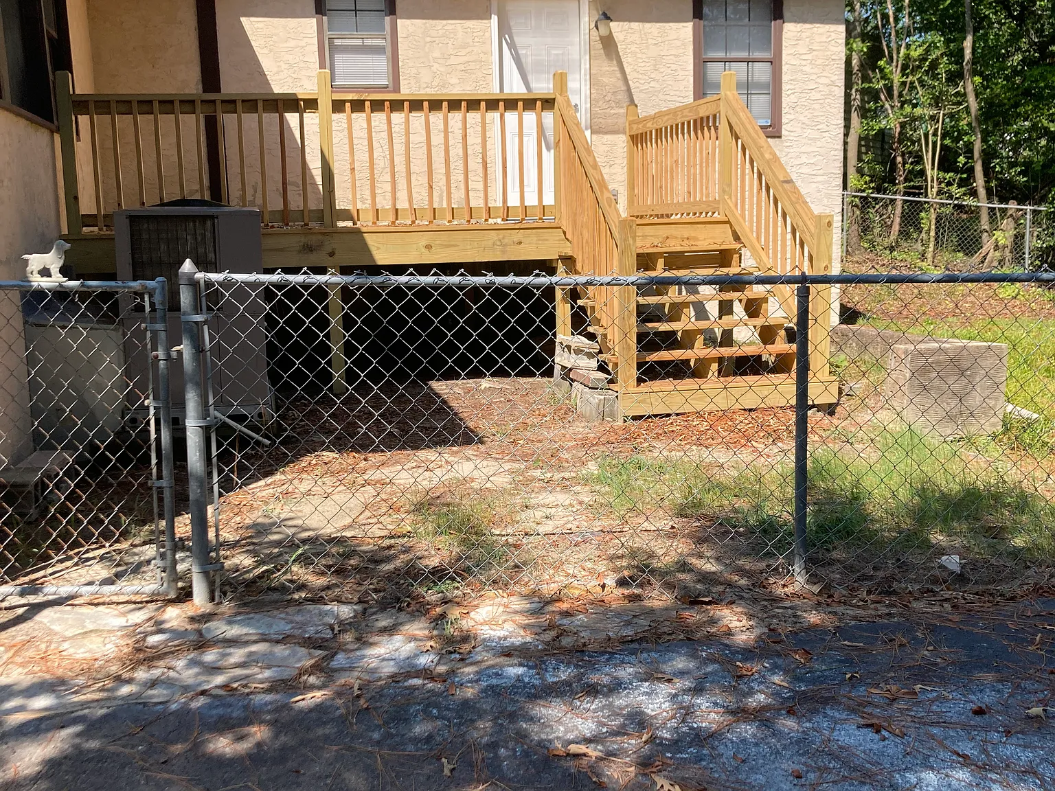 3 bed, 1400 sqft, $1,400 — Photo 2