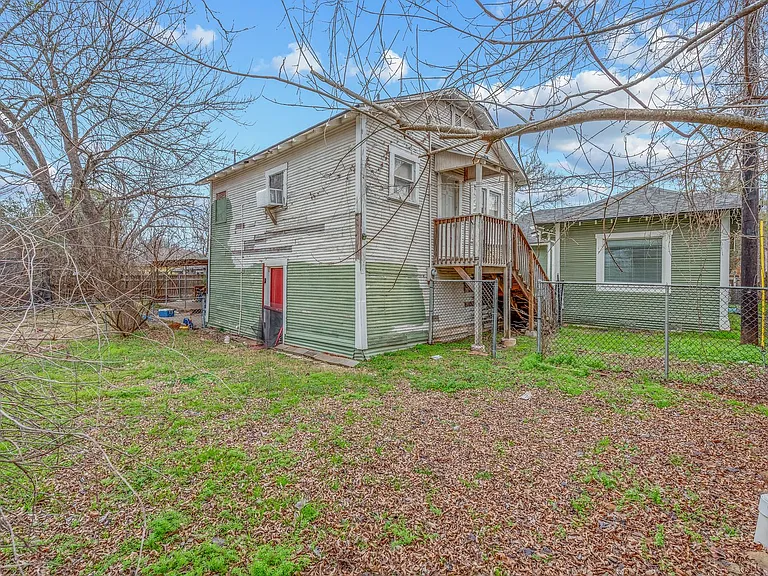 304 N Haswell Dr #A — Photo 2