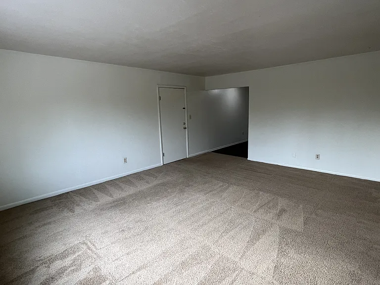 200 Solon Rd — Photo 15