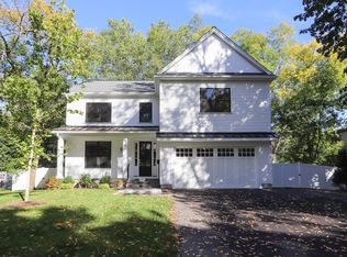 26 Lantern Ln, Wellesley, MA 02481