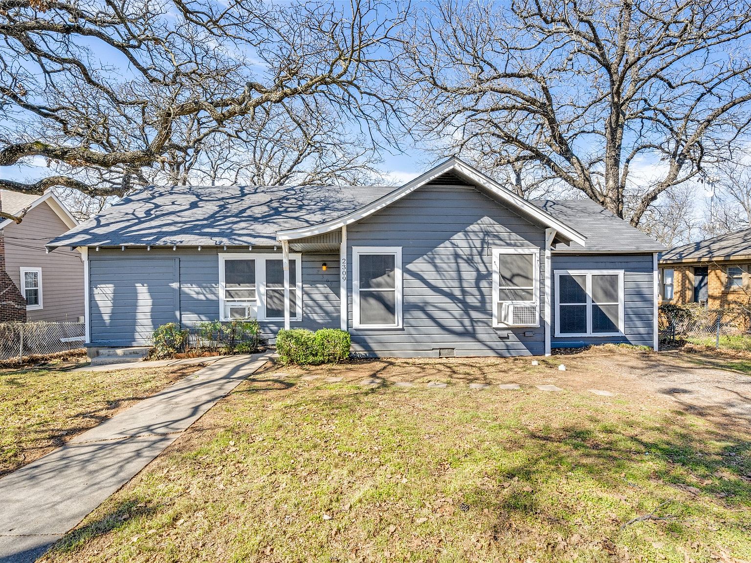 2309 N Locust St, Denton, TX 76209 | Zillow