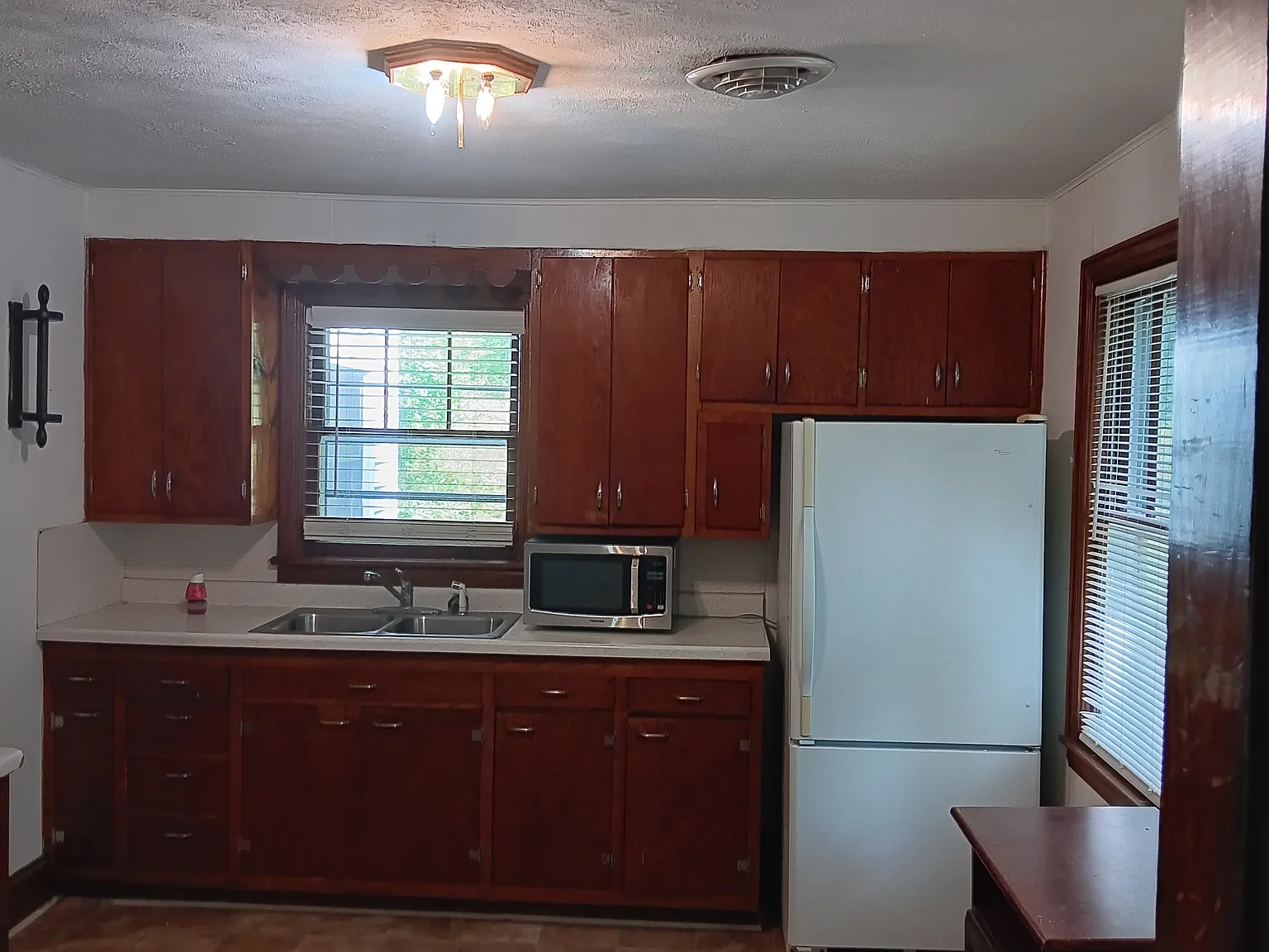 2 bed, 800 sqft, $900 — Photo 2