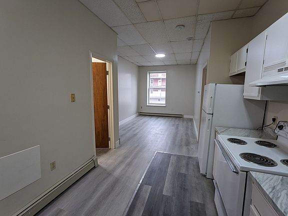 4th image of 19-23 E Belvidere St #307
