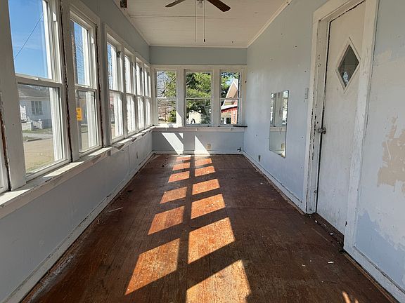 2nd image of 506 W College St