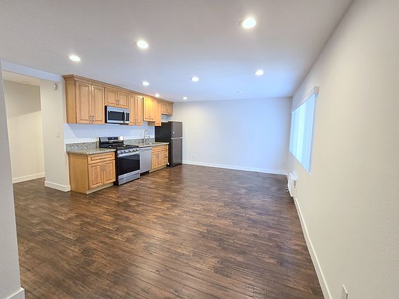 3rd image of 5245 Bakman Ave APT 10