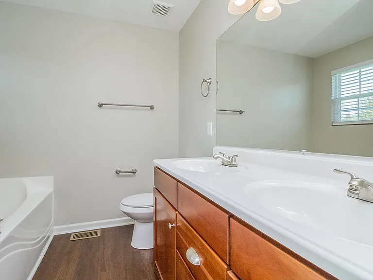 1016 Solomon Ln — Photo 12