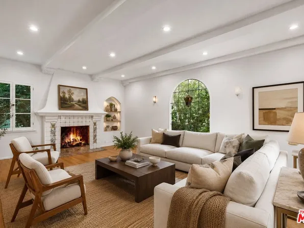 207 S Reeves Dr, Beverly Hills, CA 90212