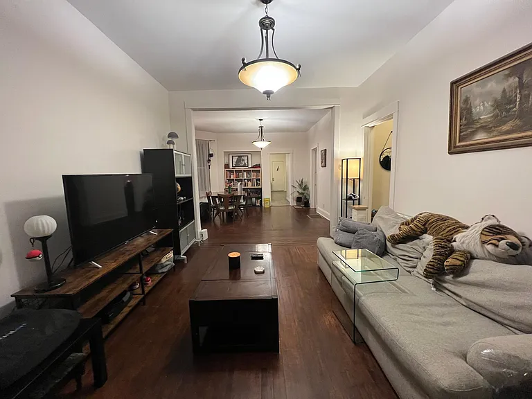 2060 N California Ave #1 — Photo 5