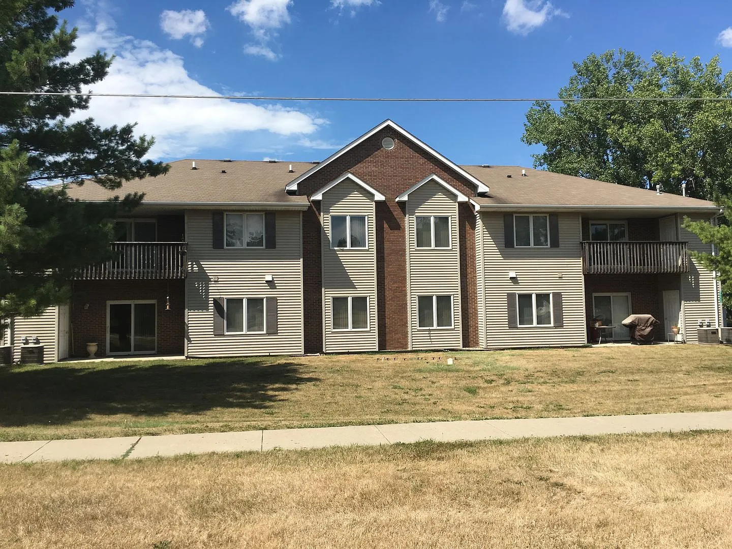 Ashworth Dr. Apartments — Photo 1