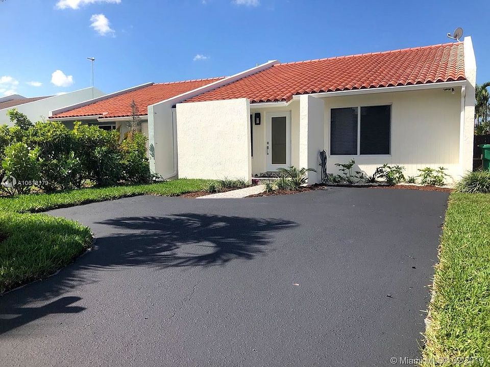 1st image of 2420 SW 102nd Ave #2420