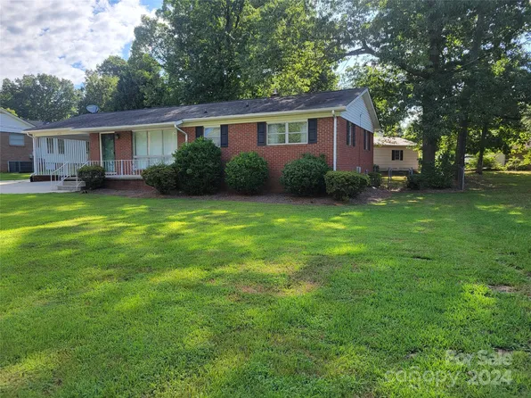 421 Kingfield Dr SW, Concord, NC 28027