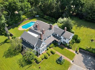 110 Wolver Hollow Rd, Oyster Bay, NY 11771