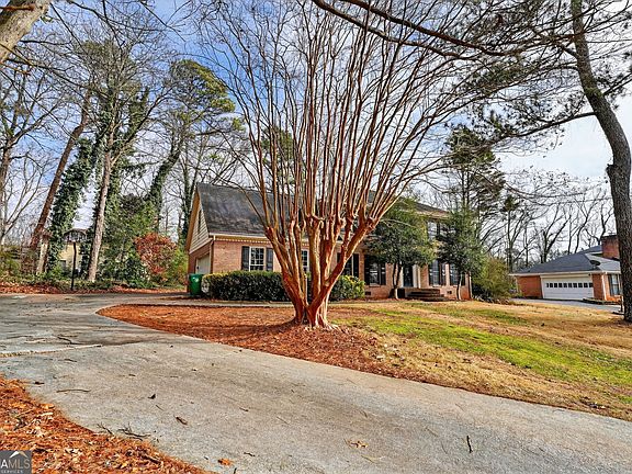 3rd image of 4228 Kings Troop Rd