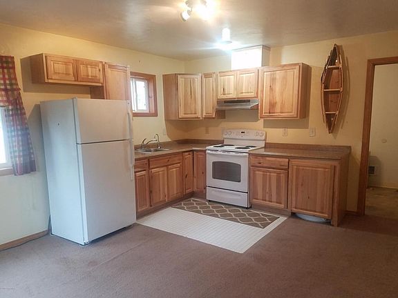 2nd image of 110 Fern St