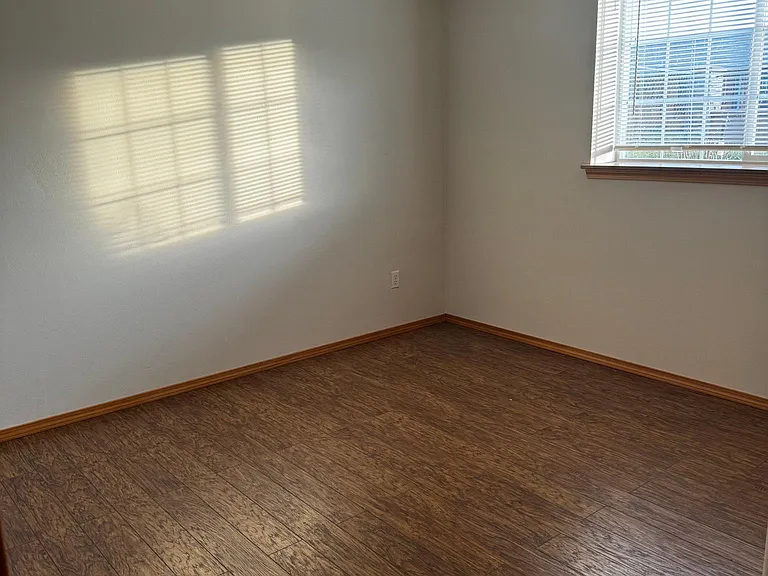 623 E Euclid Ave — Photo 19