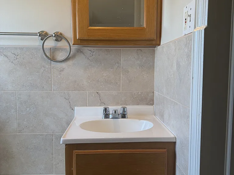 1559 Bay Ridge Ave — Photo 12