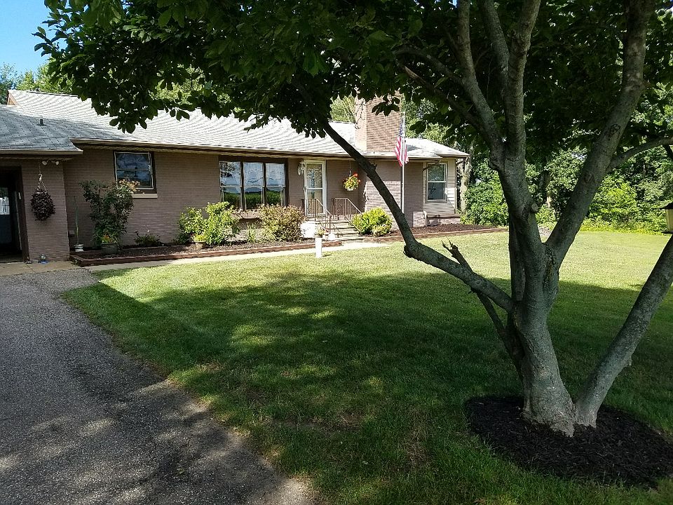 1st image of 24638 Redfield St
