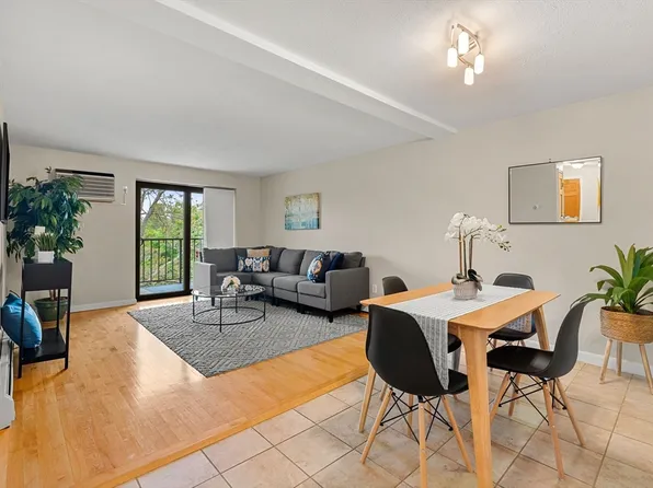 12 Pond Ln APT 66, Arlington, MA 02474