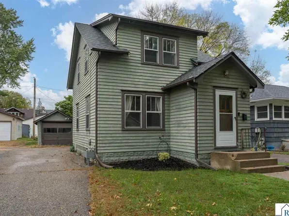 725 Wall St, North Mankato, MN 56003