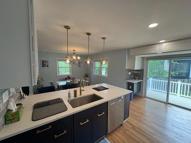 1100 Maple Ave E — Photo 29