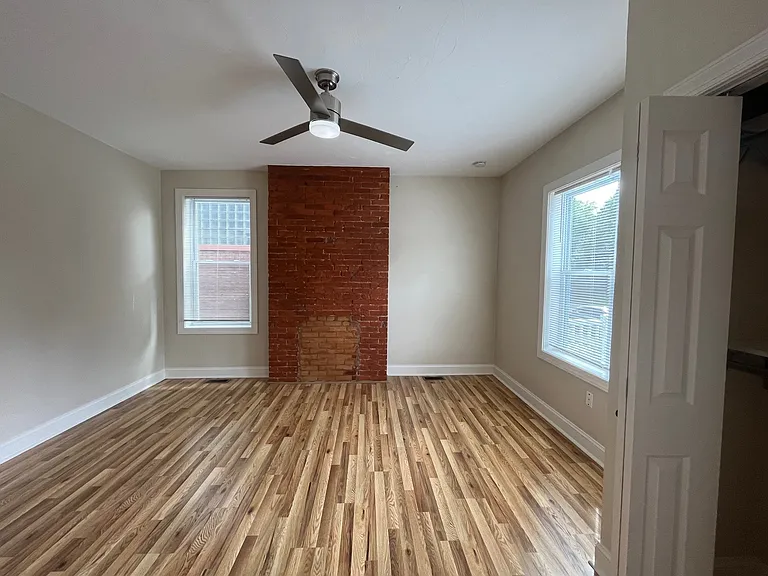 211 Amber St #1 — Photo 6