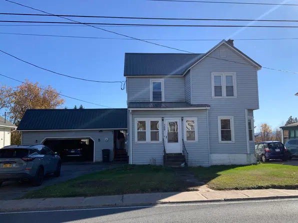 135 Smith St, Saranac, NY 12981