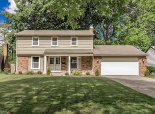 6234 Brighton Dr, North Olmsted, OH 44070