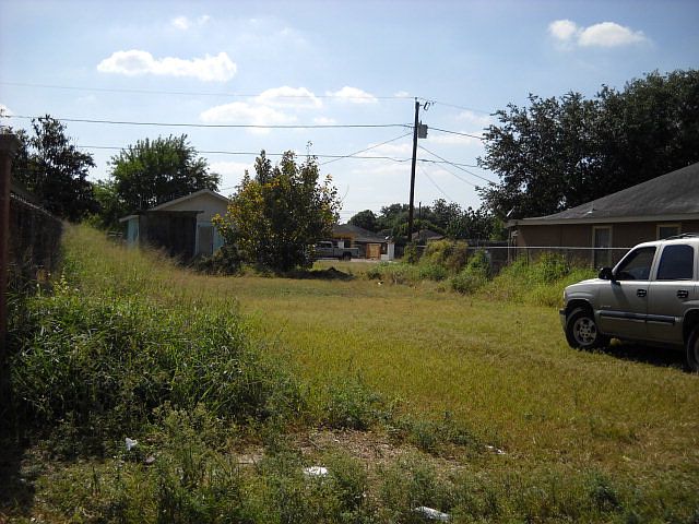 1st image of 2005 Loma Alta Dr