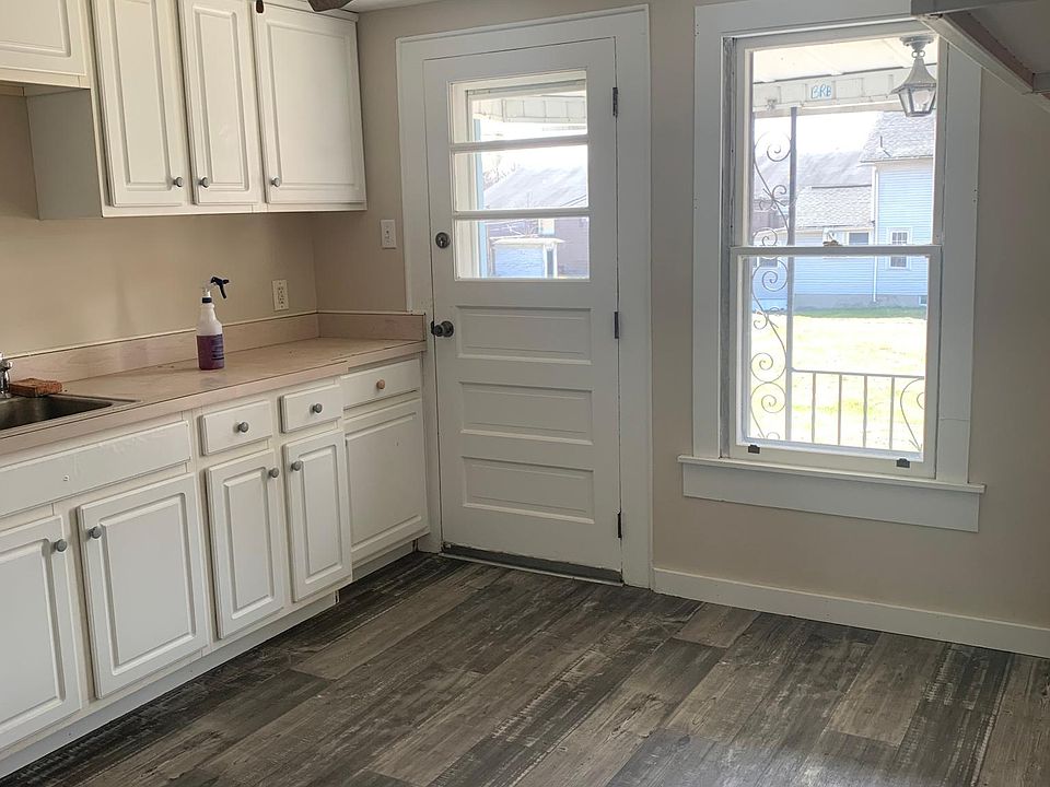 2nd image of 848 Main St