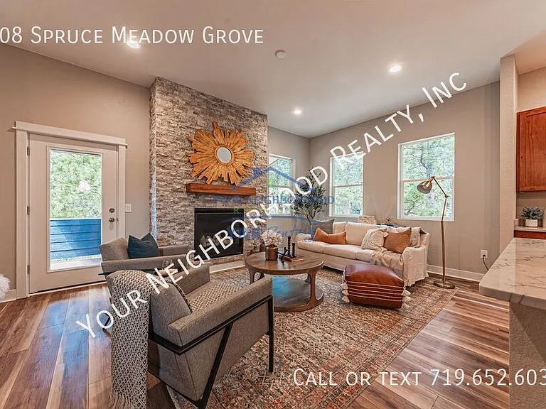308 Spruce Meadow Grv — Photo 3