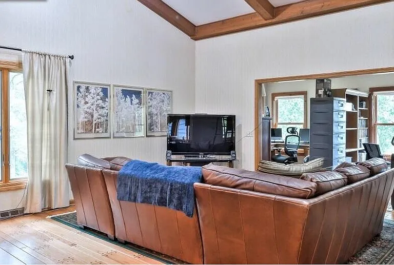 446 Rocky Hollow Dr — Photo 19
