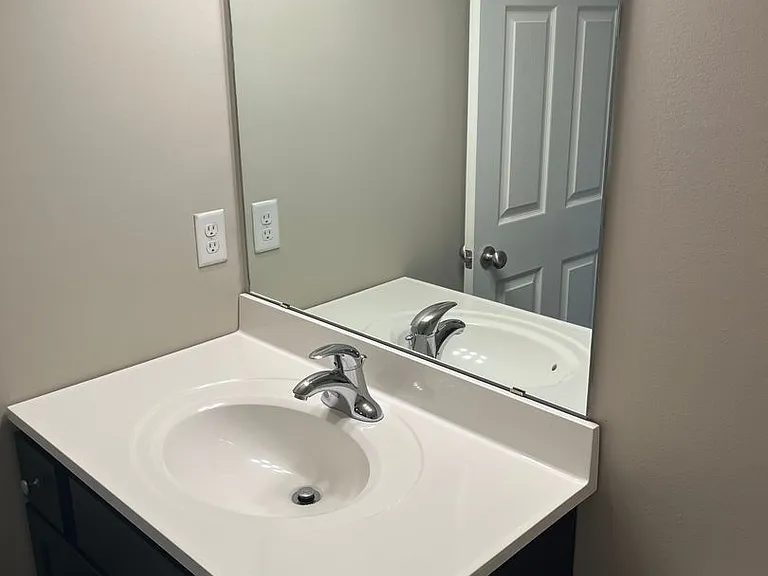 736 Village Creek Dr — Photo 26