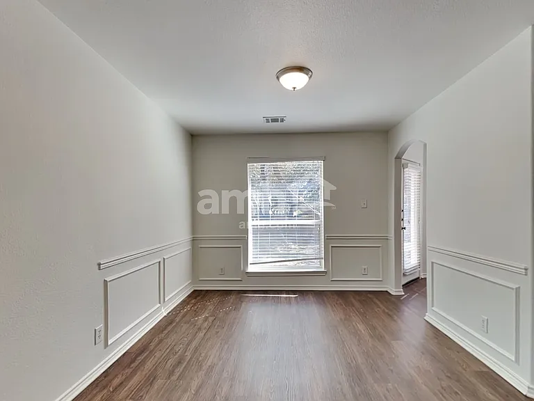 10622 Axis Xing — Photo 5